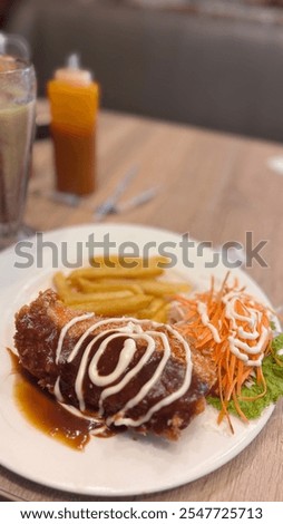 At that time, I just ate alone in Solaria , this is chicken katsu with vegetable salad 🥗