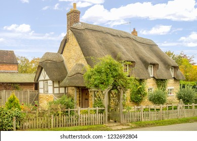Thatched Cottage Images Stock Photos Vectors Shutterstock