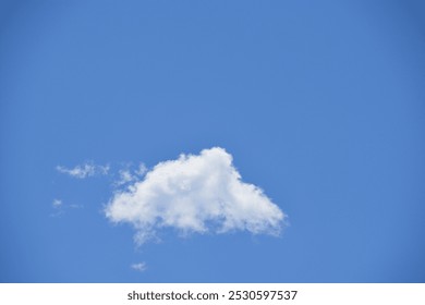 hay una nube que