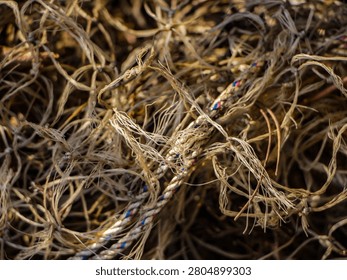 There is a condition where the rope or thread is convoluted, crossed and irregular