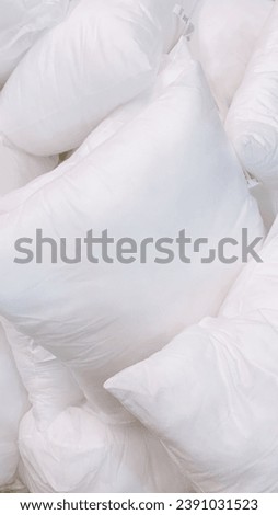there are a lot of synthetic padding pillows