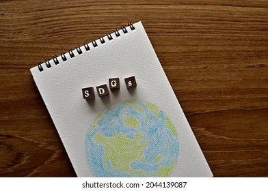地球 イラスト 手書き の写真素材 画像 写真 Shutterstock