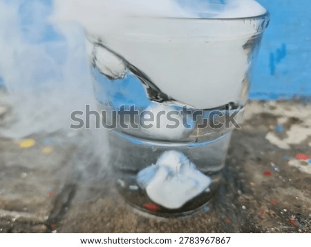 Thermal Shock Reaction Solid Carbon Dioxide Sublimating Rapidly in Water