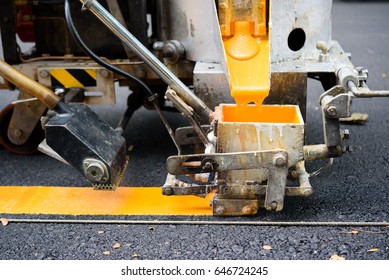 Thermoplastic Yellow Marking Paint  Hot Melt Marking Paint On Asphalt Road 