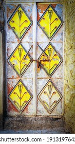 these are the beautiful Old Door with the abstract in the Old village of Jabal Akhadar at the height of 2100+ meter height..
