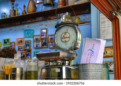 Thessaloniki,  Greece - July 31, 2017 : A Manual Vintage Food Scale In A Street Food Shop In Thessaloniki Greece