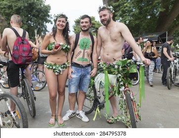 Afbeeldingen Voor Naked Bike Ride Afbeeldingen Stockfotos En Vectoren Shutterstock