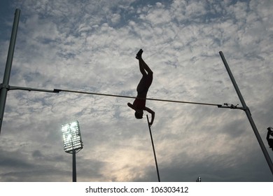 THESSALONIKI, GREECE - SEPT 12:Female Pole Vault Final Silhouette At The IAAF 2009 World Athletics Final On September 12, 2009 In Kaftatzoglio Stadium,Thessaloniki,Greece