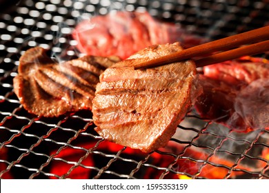 Thick-cut Gyutan (Sliced beef tongue)
