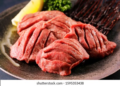 Thick-cut Gyutan (Sliced beef tongue)