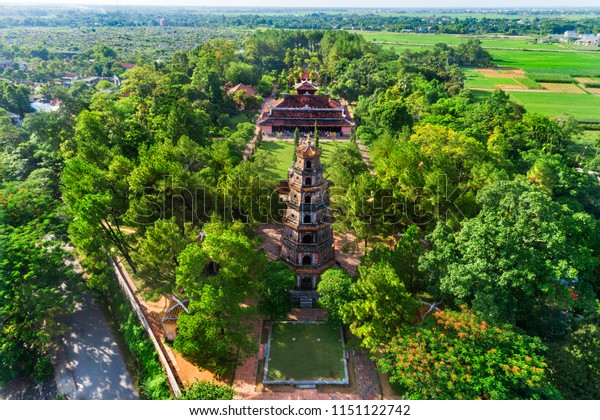 The Thien Mu Pagoda is one of the ancient pagoda in
Hue city.It is located on the banks of the Perfume River in
Vietnam's historic city of Hue. Thien Mu Pagoda can be reached
either by car or by boat.