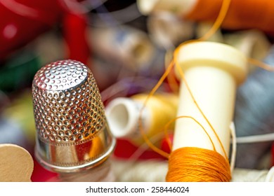 Thimble with thread