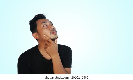 男性 顎に手を当てる の画像 写真素材 ベクター画像 Shutterstock