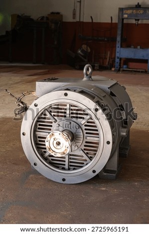 Third set consisting of a collection of images showing the compressor motor overhaul process before and after service. Industrial electric motor, 300 horsepower, 2-pole, 2800 RPM, 380V.