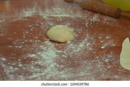 third week of home confinement by covid 19 and it occurs to me to prepare a homemade Galician empanada to eat, which comes out more than good