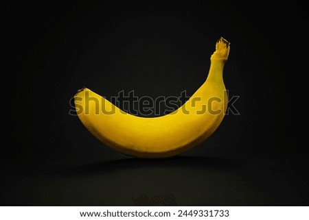 This is banana color is its yellow and the background is its black