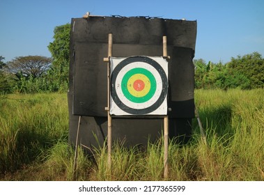 this is a common arrow target used in archery