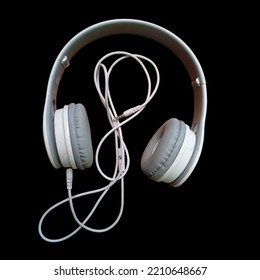 This Device Is A Combination Of Two Devices, Namely Headphones And Earphones, Audio Output Devices And Microphone Audio Input Devices. Usually, The Headset Is Connected To The Sound Card

