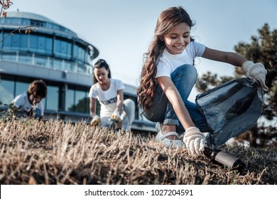 ゴミ拾い の画像 写真素材 ベクター画像 Shutterstock