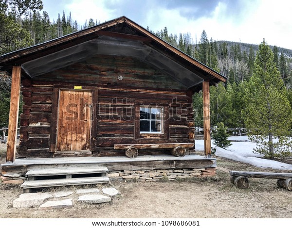 This Historic Rustic Cabin Sits On Stock Photo Edit Now 1098686081