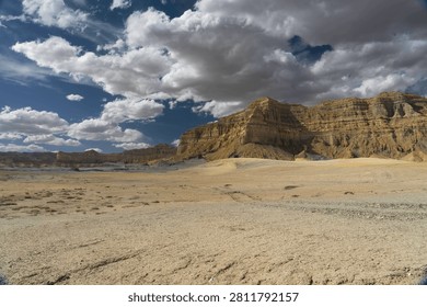 This image was captured at the Glen Canyon National Recreational Area in Utah, This is a huge area that encompasses more than 1.25 million acres. This is very tiny portion of it.