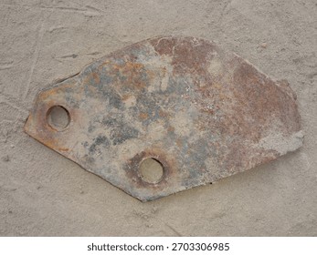 This object is used basically in router machines but now it's ancient and breakable 
