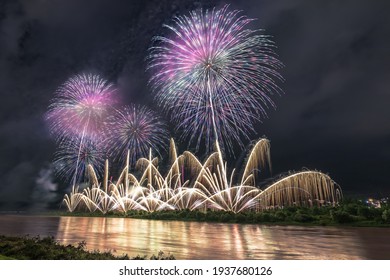 This Is Odiya Festival's Grand Fireworks Festival In Niigata Prefecture, Japan.

How About Using This Image To The Background Of A Calendar, A Poster And Travel Pamphlet.