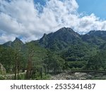 
This is a panoramic view of Seoraksan National Park.