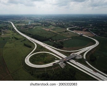 This is a photo of one of the interchanges on the Sumatra Island toll road in Indonesia, namely the Trans Sumatra toll road
