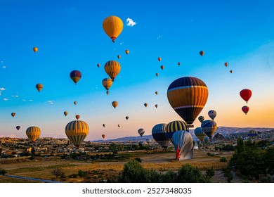 This photo was taken in a hot air balloon in Cappadocia during a trip to Türkiye.