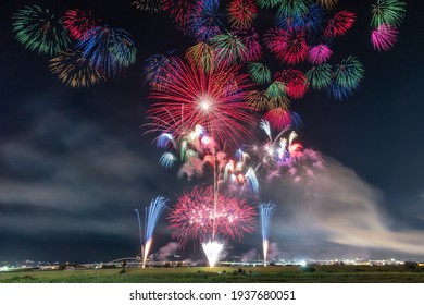 This Is The Photography Of Shinmei No Hanabi Fireworks Festival.

How About Using This Image To The Background Of A Calendar, A Poster And Travel Pamphlet.