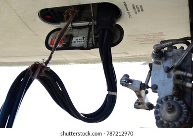 268 Aircraft ground power unit Stock Photos, Images & Photography ...