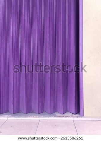 This rolling door has a unique color so it is good as a background image
