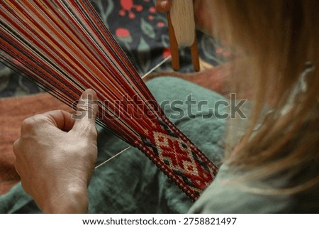 thread, colours, loom, pattern, textile, weaving, wool, fabric, hand, hand-made, handcraft