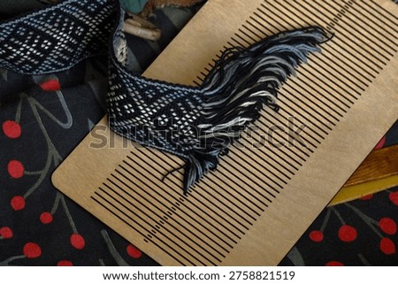 thread, colours, loom, pattern, textile, weaving, wool, fabric, hand, hand-made, handcraft