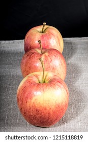 three apples in a row