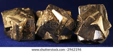 Three crystals pirit