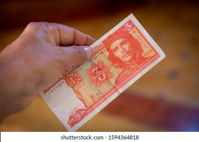 Three Cuban Pesos Cedula with Che Guevara Image.jpg