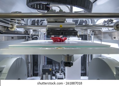 Three dimensional printing machine 