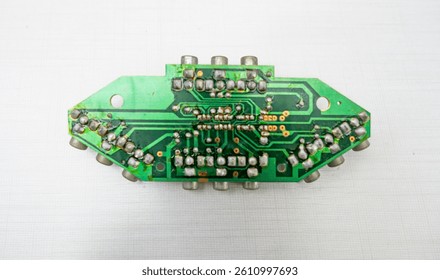 Three input and one output switching device for audio and video cables