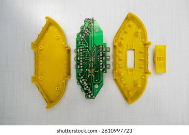 Three input and one output switching device for audio and video cables