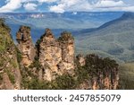 The Three Sisters at Katoomba, Blue Mountains National Park, NSW, Australia