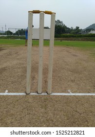 Three Woden Stumps With Two Wooden Bails, Using In Cricket Game At Both Side End Of The Pitch At A Distance Of 22 Yards Or 66 Feet, It Has 28 Inches Above The Surface, 28.5 With Bails Include,