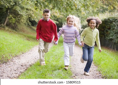 2,736 Kids running to camera Images, Stock Photos & Vectors | Shutterstock