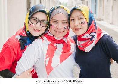 Three Young Girls Holding Malaysia Flags Stock Photo (Edit Now 