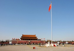 Tiananmen Square, Beijing, China And The Gate Of Heavenly Peace (Tian An Men). Tiananmen Square With Flag And Flagpole  In Beijing. Tiananmen Leads To The Forbidden City. Tiananmen Square, Beijing.
