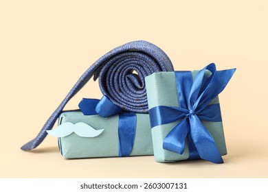 Corbata y cajas regalo