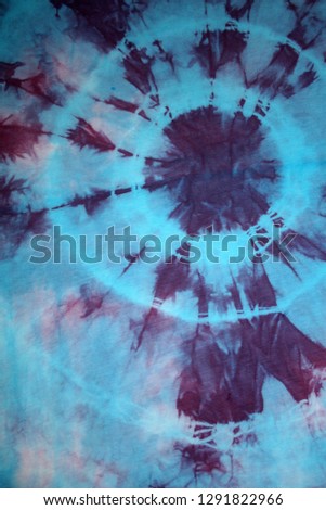tie-dye pattern on the fabric