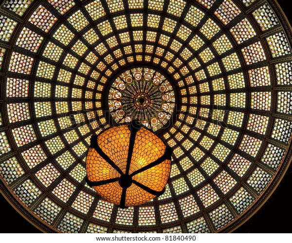 Tiffanys Stained Glass Ceiling Dome Chandelier Stockfoto