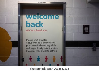 Tigard, OR, USA - Sep 8, 2021: Elevator In A Parking Structure At Bridgeport Village Shopping Center In Tigard, Oregon, With Occupancy Limit And Social Distancing Instructions Amid The Covid Pandemic.